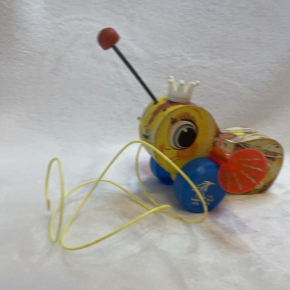 Vintage Fisher Price 444 Queen Buzzy Bee Wooden Pull Toy Spinning Wings 1960s - Picture 4 of 7
